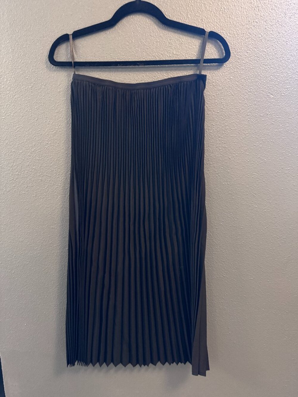 Accordion Pleated Pull-On Midi Skirt - Picture 3 of 3